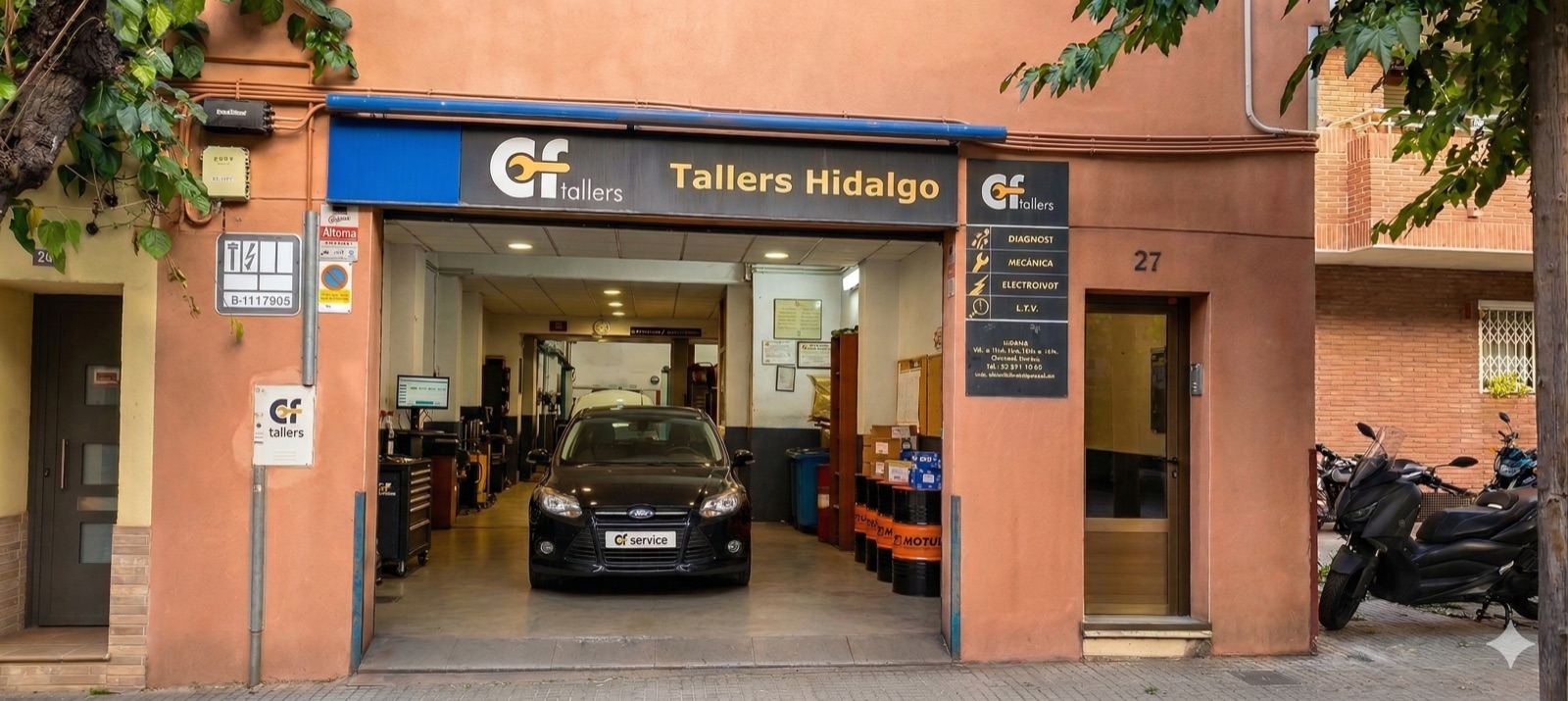 Façana de Tallers Hidalgo a l'Avinguda de la Indústria 27, Sant Just Desvern